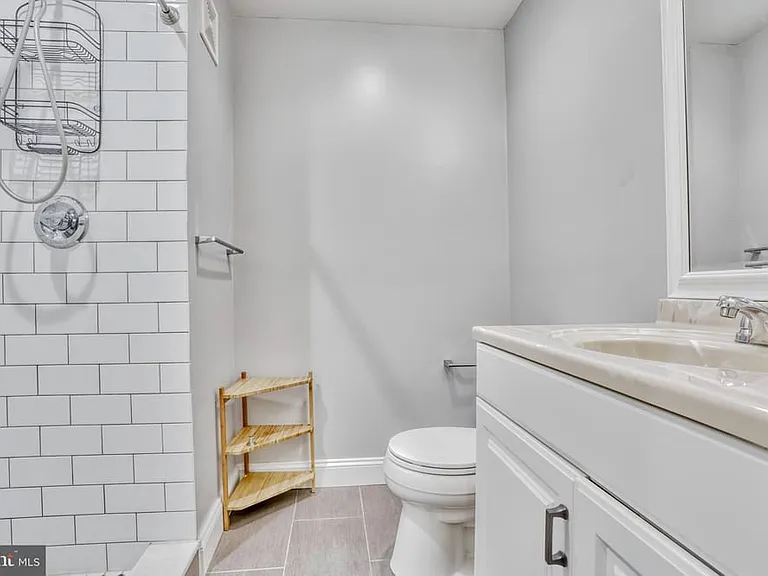3810 Foster Ave — Photo 23