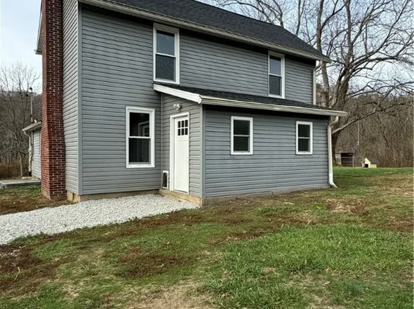 5155 Center Rd, Philo, OH 43771