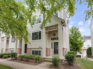 825 Pheasant Trl, Saint Charles, IL 60174