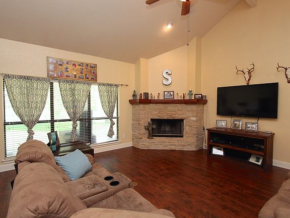 5th image of 1256 Hillside Oaks Dr