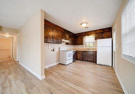 5th image of 106 Glenn Ave #106