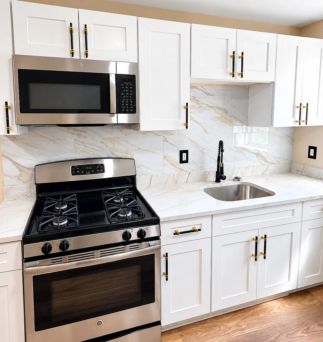 3 bed, 1200 sqft, $1,850 — Photo 1