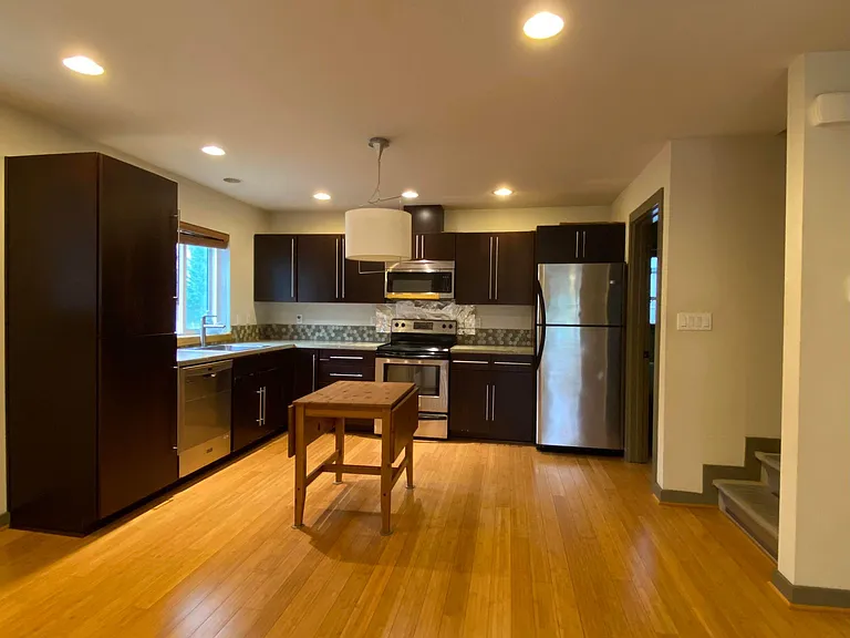 4034 Pasadena Pl NE — Photo 9
