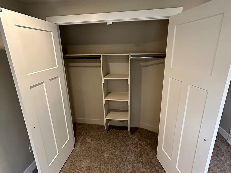 618 W Regent Garden Ln — Photo 15