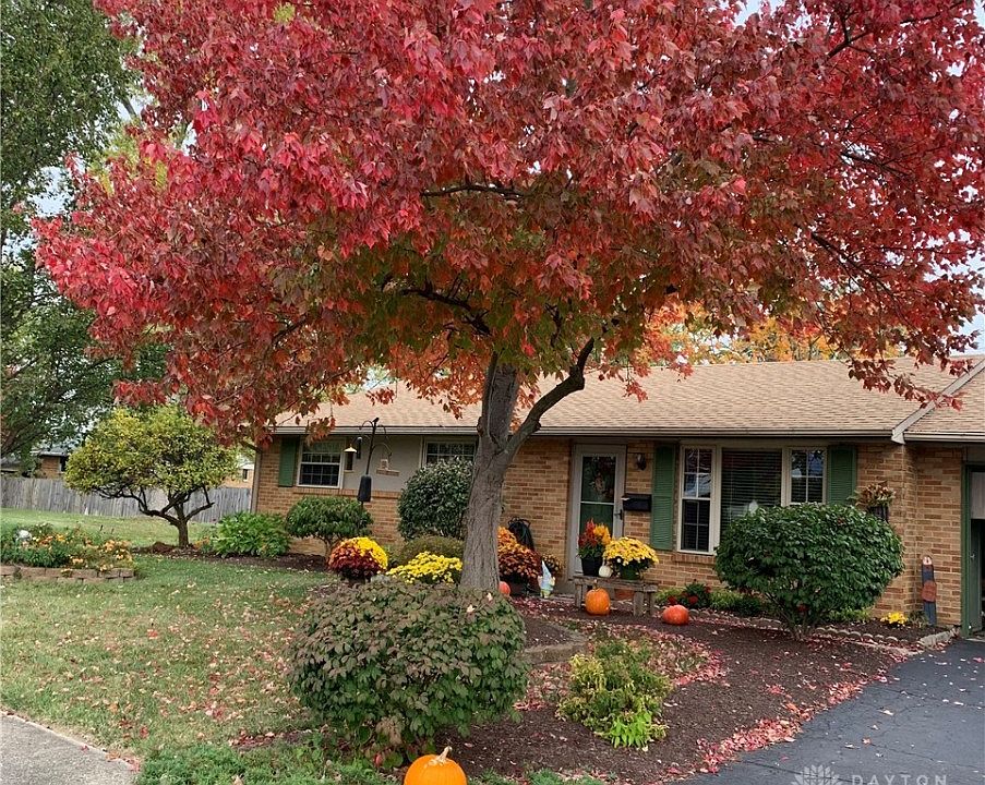 1st image of 302 Doris Ct