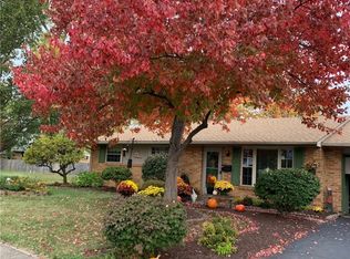 302 Doris Ct, Englewood, OH