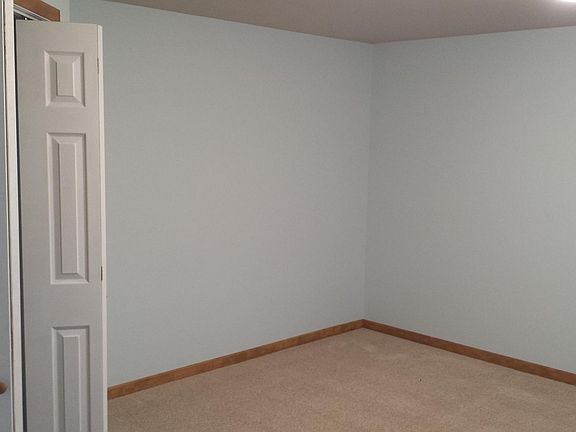 4th image of 561 Cedar Wood Cir