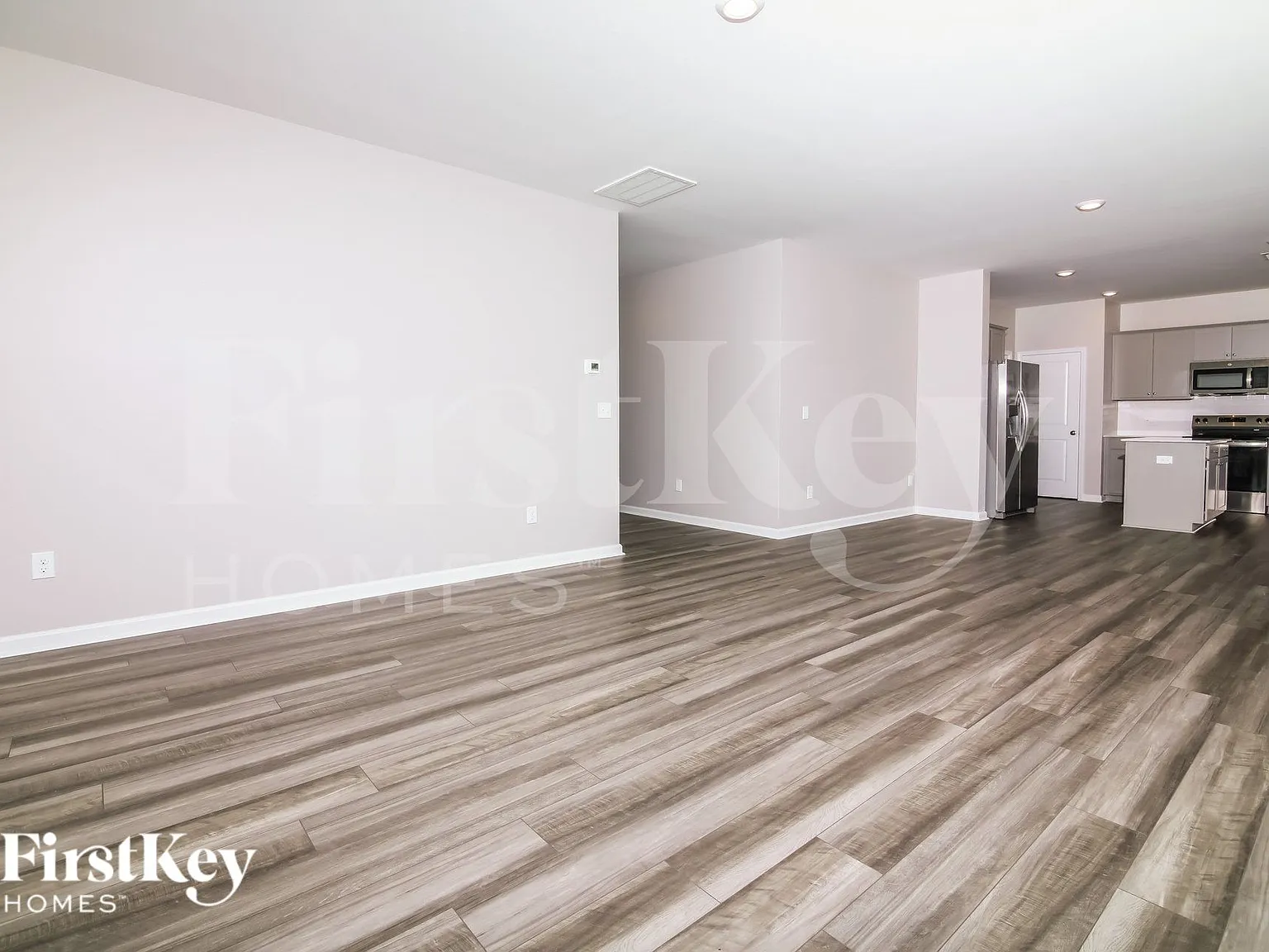 4 bed, 2.5 bath, 2180 sqft, $1,830 — Photo 2