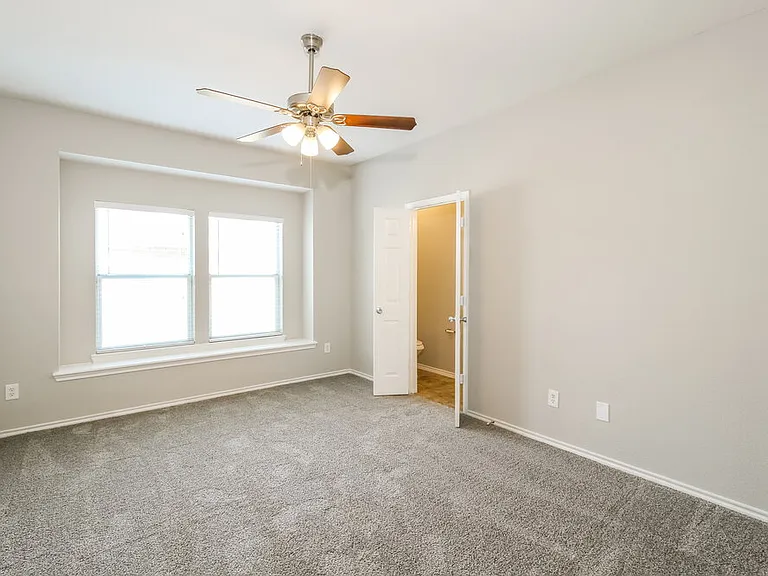 10048 Iron Ridge Dr — Photo 9
