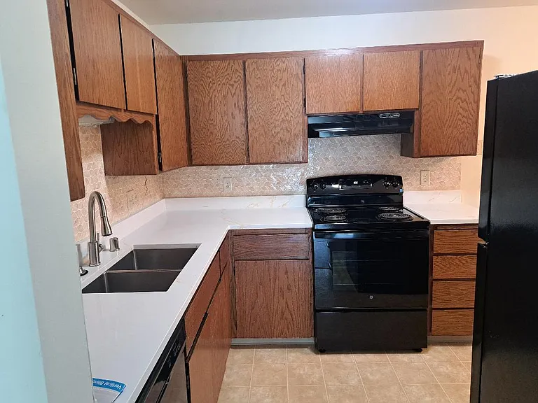 570 S Perry Pkwy #7 — Photo 6