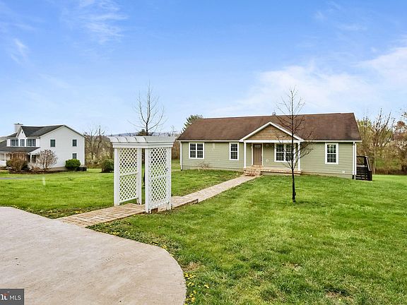 2nd image of 54 Hickorywood Ct