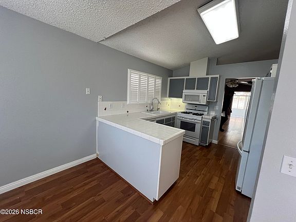 3rd image of 2501 S Santa Rosa St