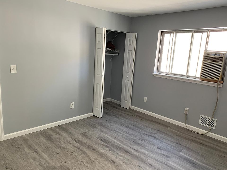 1st image of 29 Mulberry Cir
