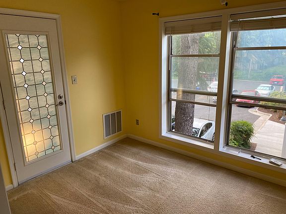 3rd image of 3176 Summit Square Dr APT B11