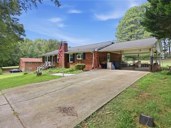 511 Croydon Ln, Winston Salem, NC 27107