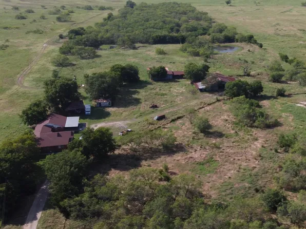 204 Fm 1183, Ennis, TX 75119