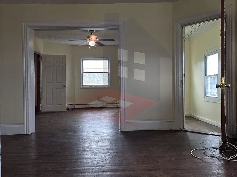 129 Magill St — Photo 7