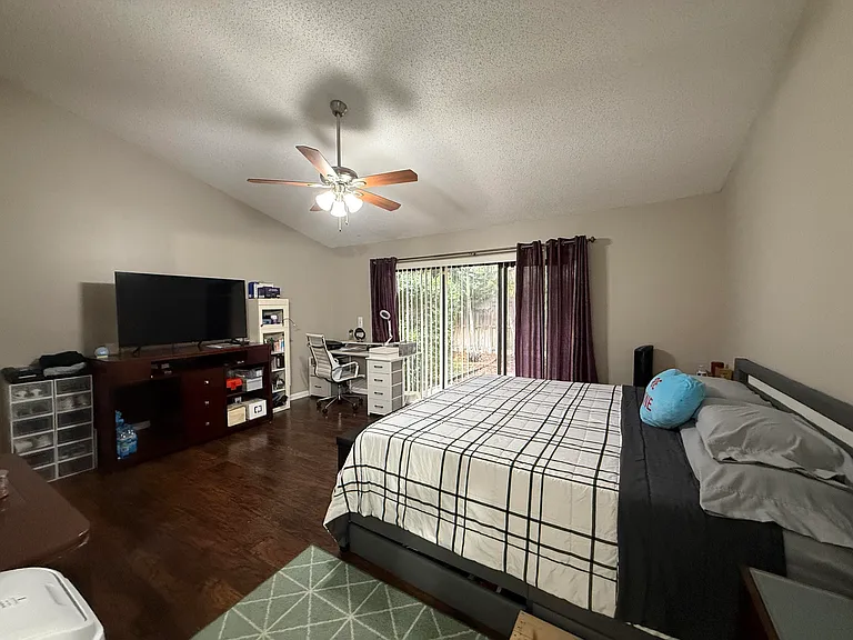 13025 Meadowbreeze Dr — Photo 26