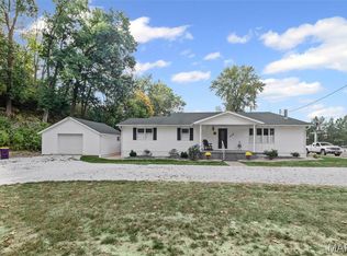 119 N Market St, Grafton, IL 62037