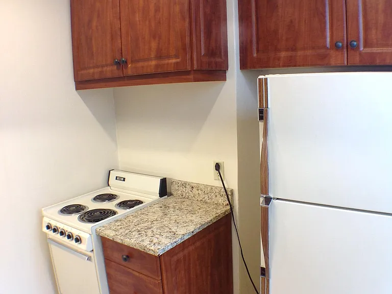 28 Union Ave NE #2 — Photo 3