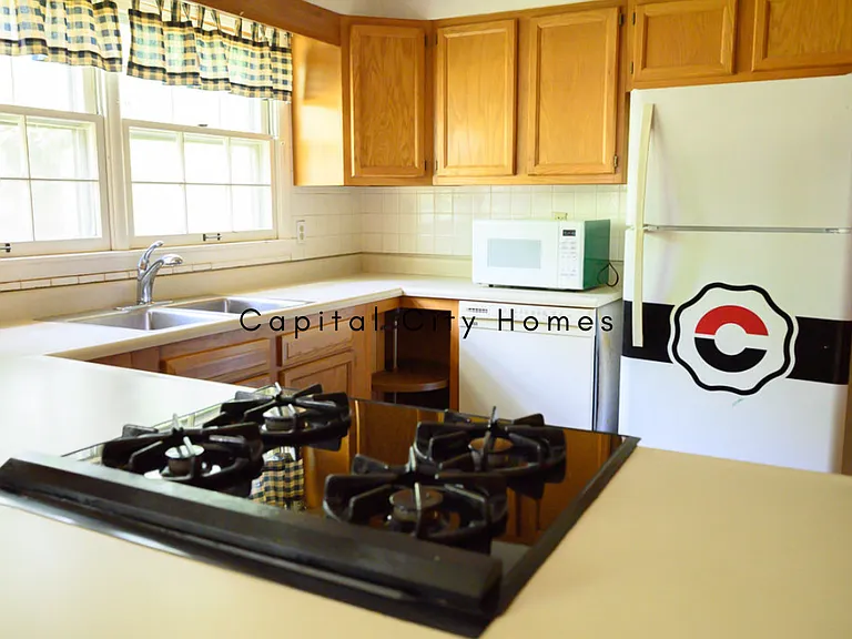 5035 Manning Rd — Photo 9