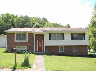 18 Castleford Way, Middlesboro, KY 40965