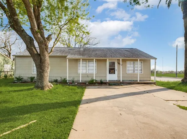 1027 W 12th Street, Freeport, TX 77541