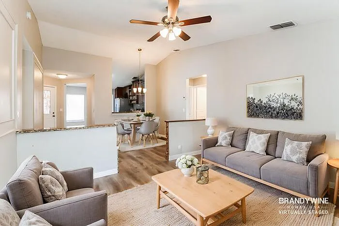 7803 Myrtle Oak Ln — Photo 3