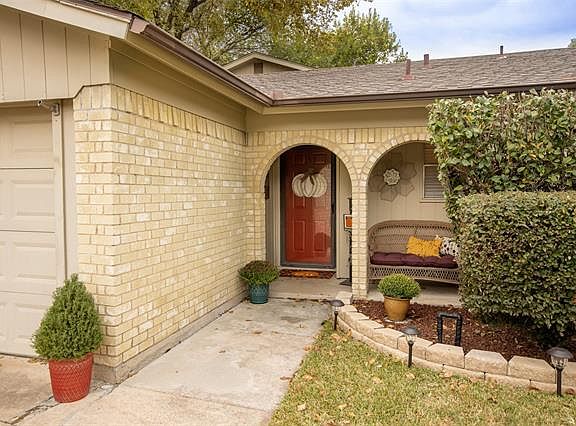 2nd image of 310 Beatty Dr