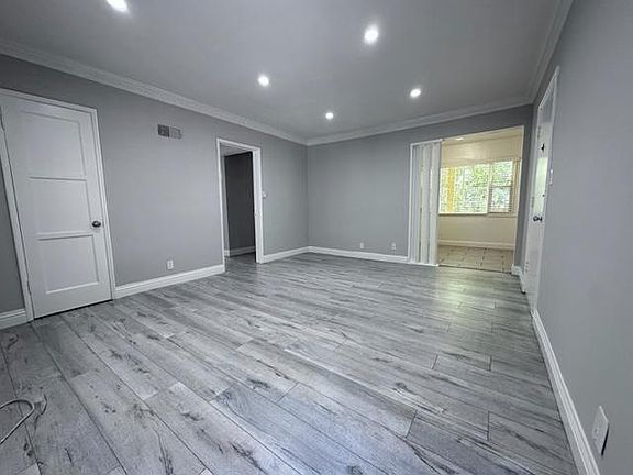 2nd image of 1350 N Hayworth Ave #4