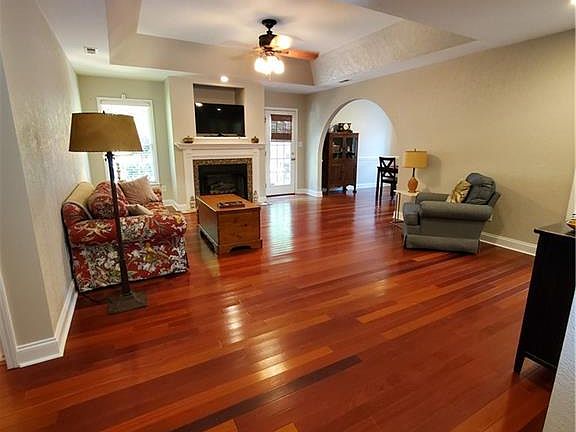 4th image of 1010 Damon Pointe Dr