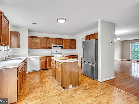 5th image of 14556 Woodgate Manor Pl