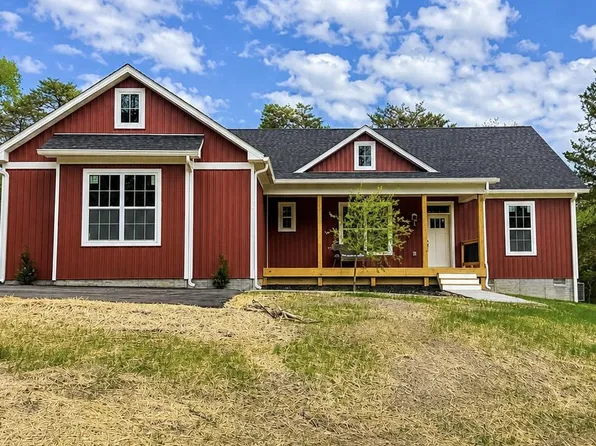 831 Avanti Dr, Bunker Hill, WV 25413