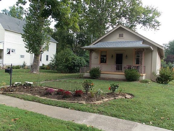 3rd image of 110 Laurel Ave