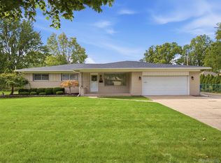 27901 Grobbel Dr, Warren, MI 48092