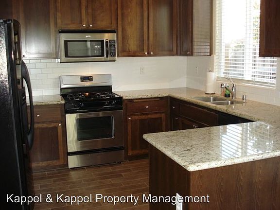 5th image of 112 Toyon Ln