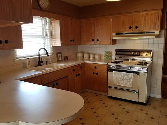 4th image of 14500 S Blaine Ave