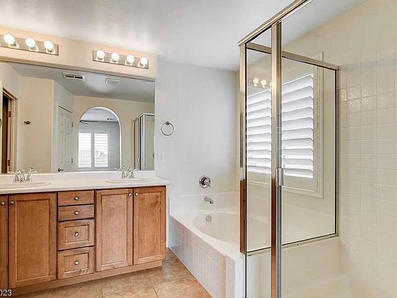 4th image of 9734 Maspalomas St