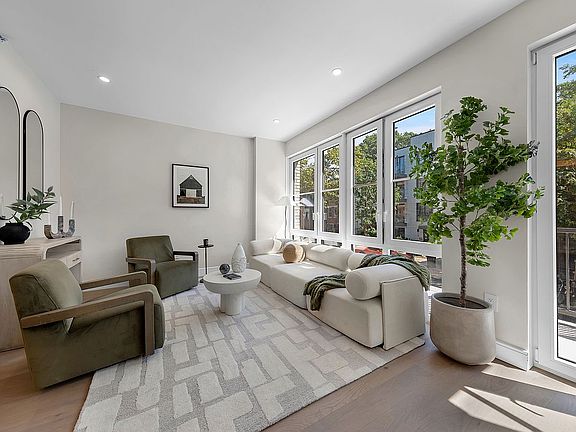 3rd image of 11 Van Buren St APT 2