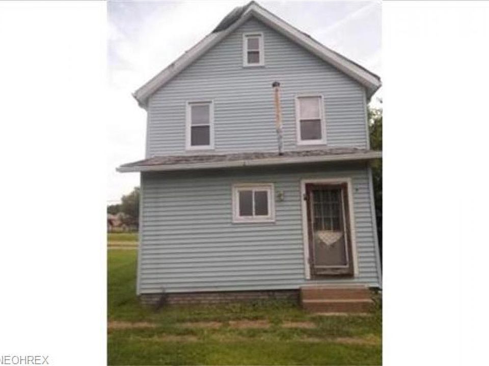 2nd image of 22849 Lake Park Blvd