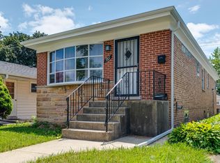 3807 Dempster St, Skokie, IL 60076