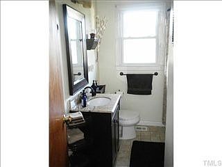 4th image of 2401 Landis Dr