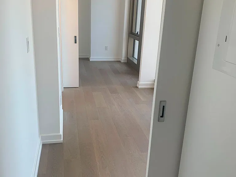 1315 Bay St #1501 — Photo 21