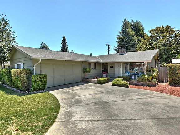 2nd image of 921 Toyon Ave