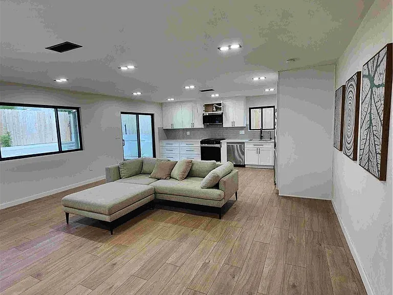 7129 Saranac St #7129 — Photo 14