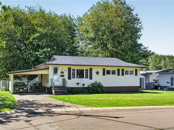 142 Athabaska Ave, Riverview, NB E1B 2T1