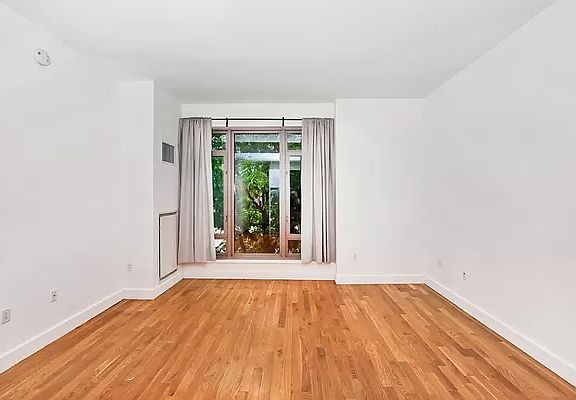 2nd image of 315 Gates Ave #2DD