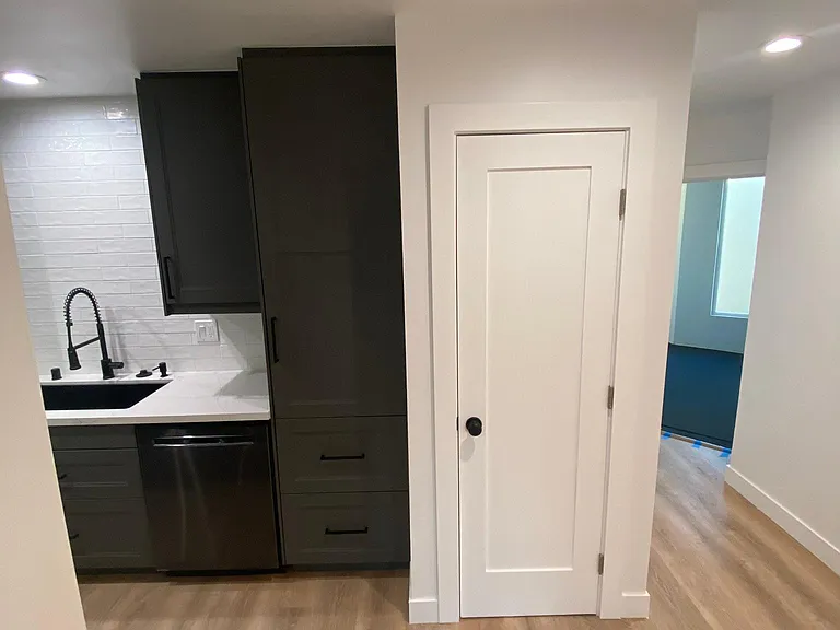 1645 Emerald St #2V — Photo 17
