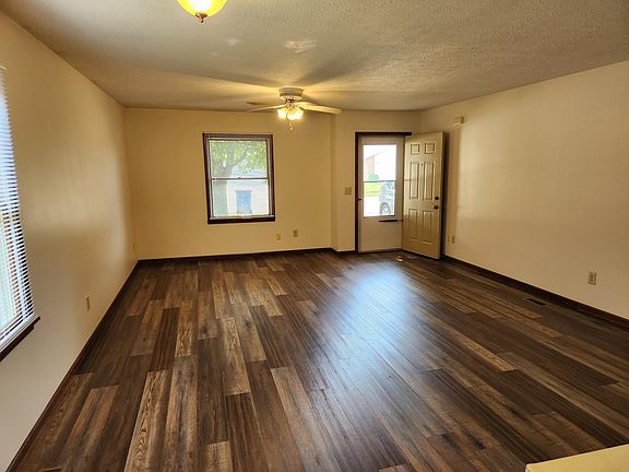 4th image of 265 Woodlawn Dr