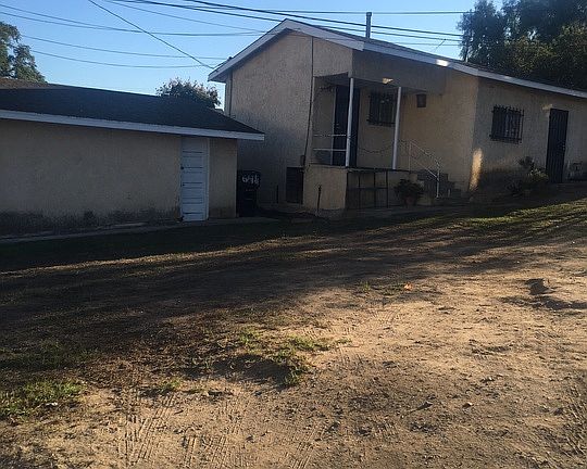 2nd image of 614 E Hyde Park Blvd